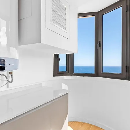 דירה Stylish With Stunning Views & Parking *