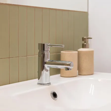 דירה Stylish With Stunning Views & Parking Radazul