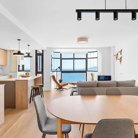 דירה Stylish With Stunning Views & Parking *